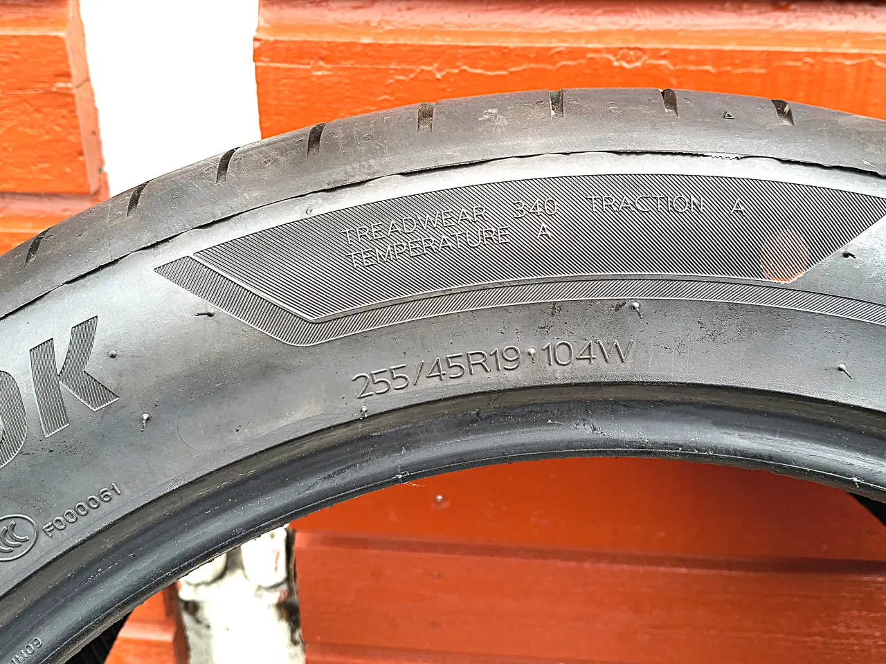 Billede 2 - 255/45 R19 104W XL sommerdæk