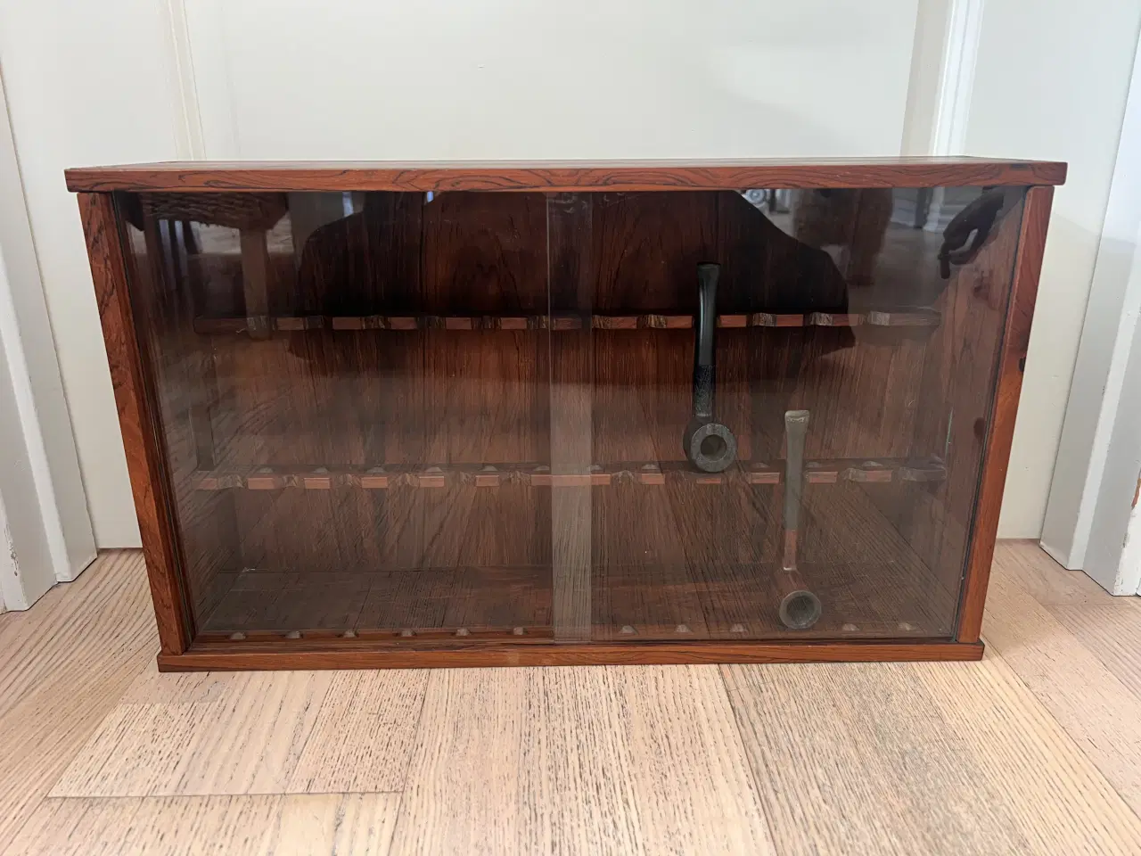 Billede 2 - Smukt gammelt palisander pibeskab 