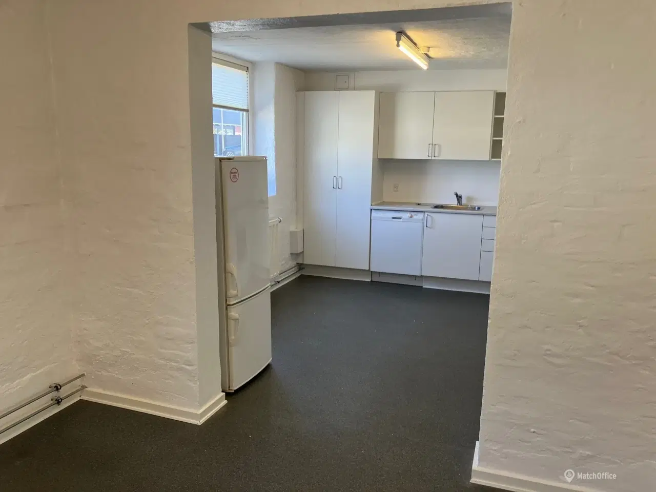 Billede 5 - Isoleret og opvarmet kontor inklusiv mindre lagerhal