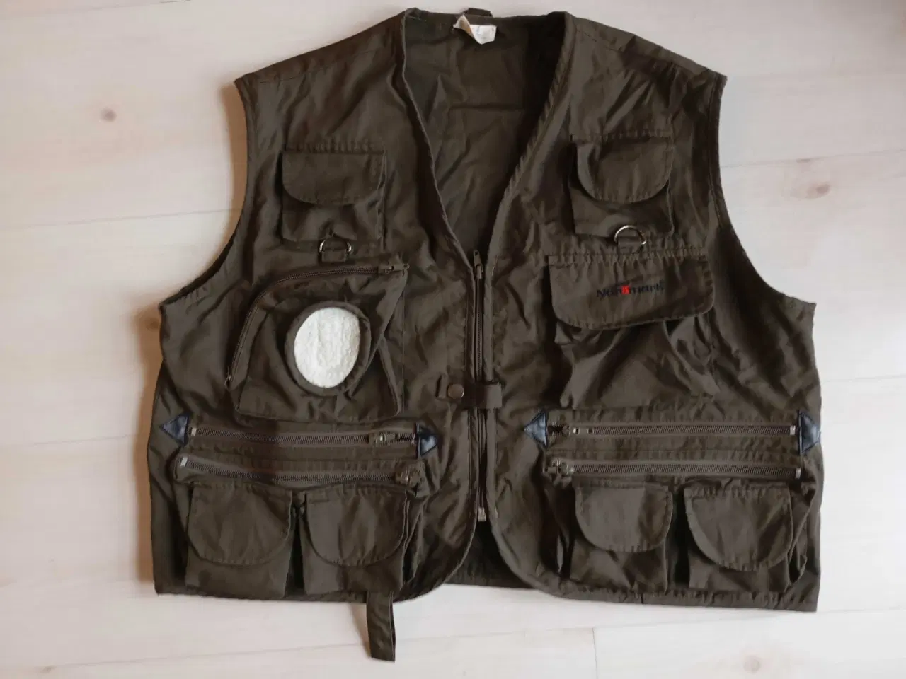Billede 1 - Fiskevest Normark. Med mange lommer. 