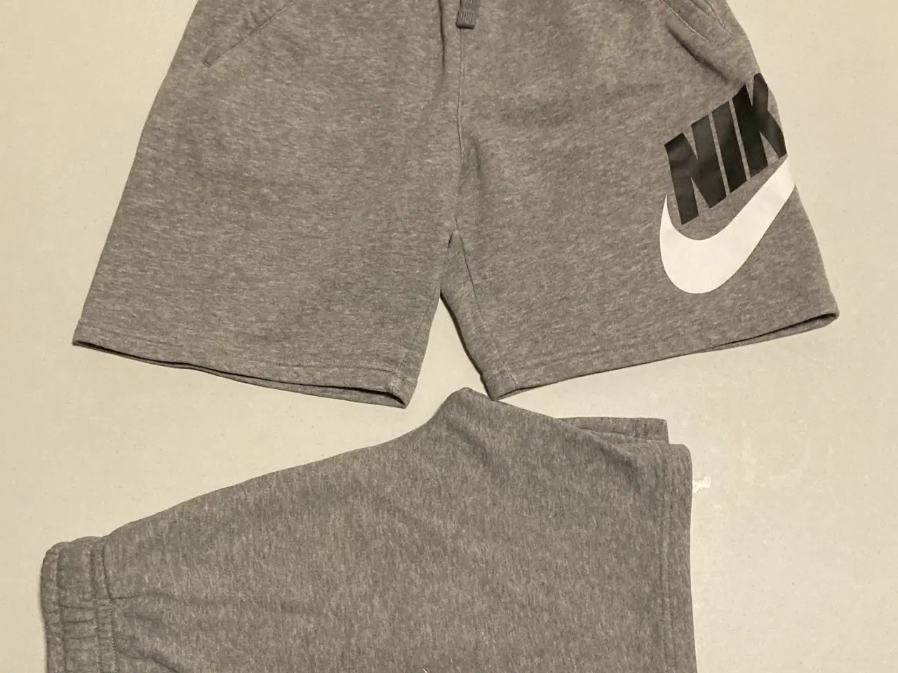 Billede 1 - 4 par Nike shorts 137/147 