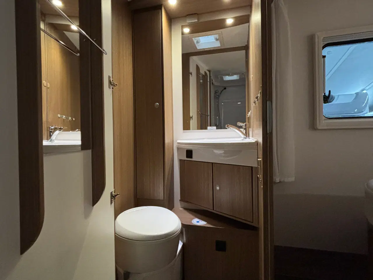 Billede 8 - Autocamper til salg - Carado I449 Edition 15