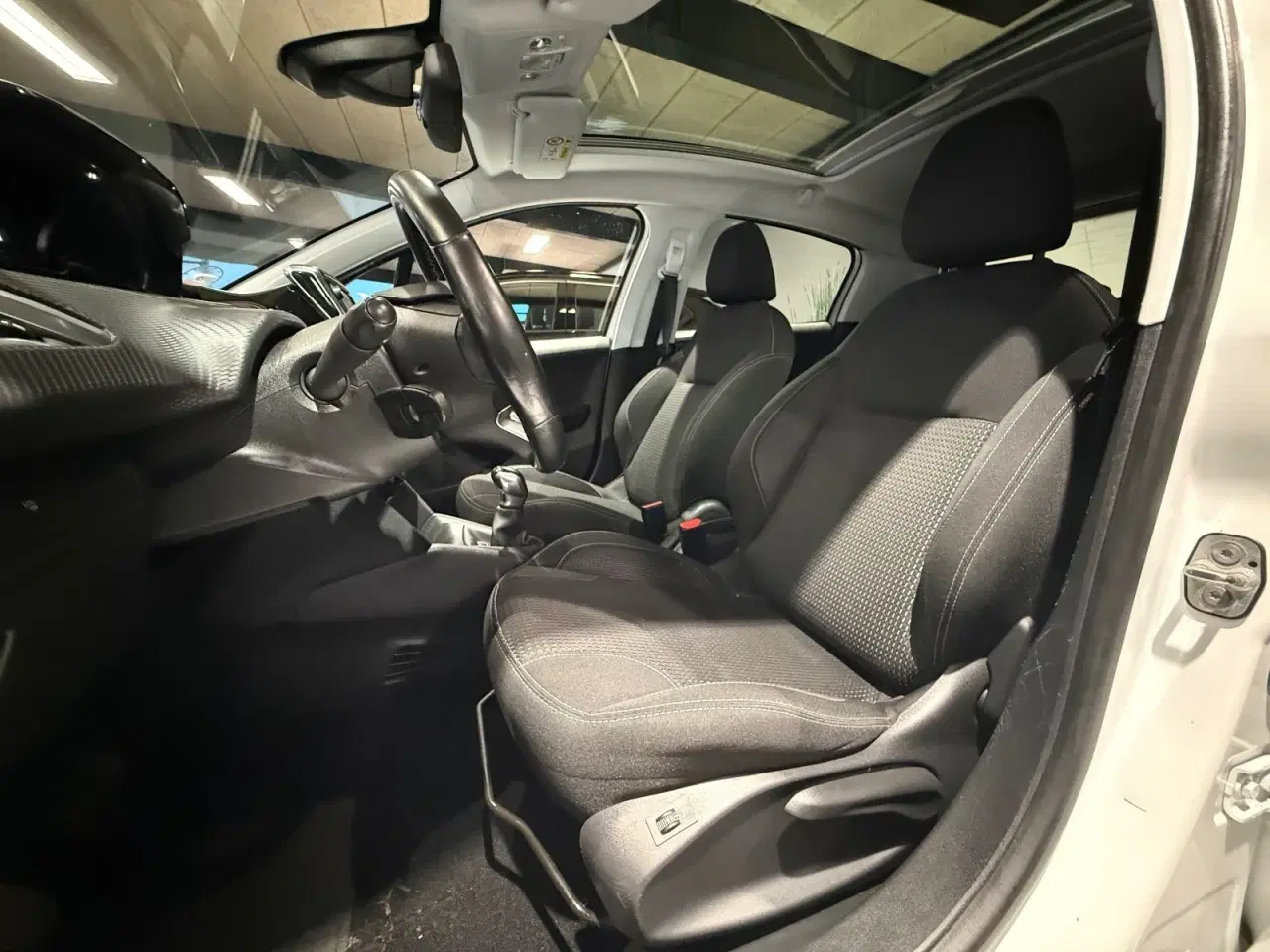 Billede 7 - Peugeot 208 1,6 BlueHDi 100 Allure Sky