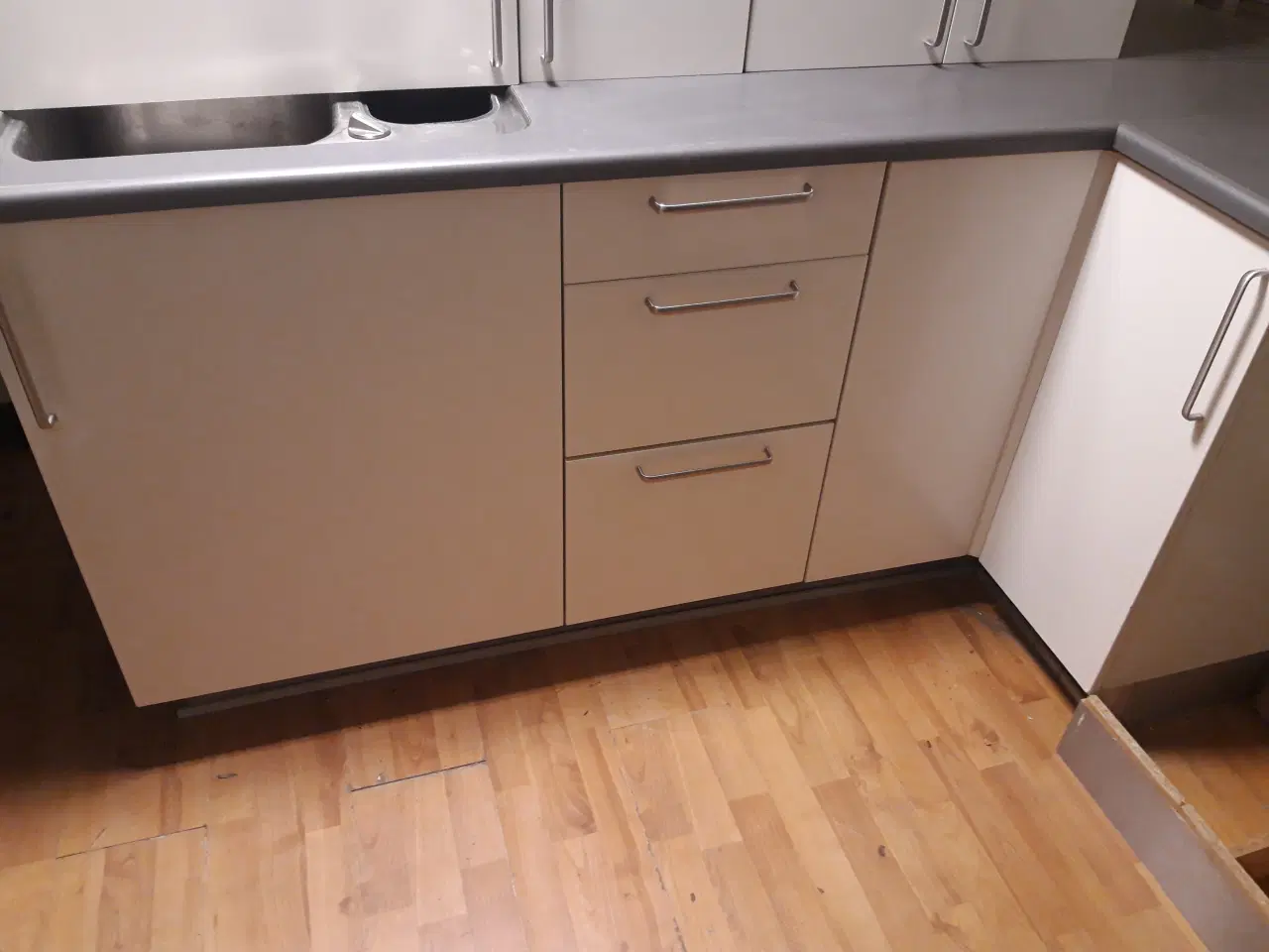 Billede 4 - Pæn HTH køkken sælges