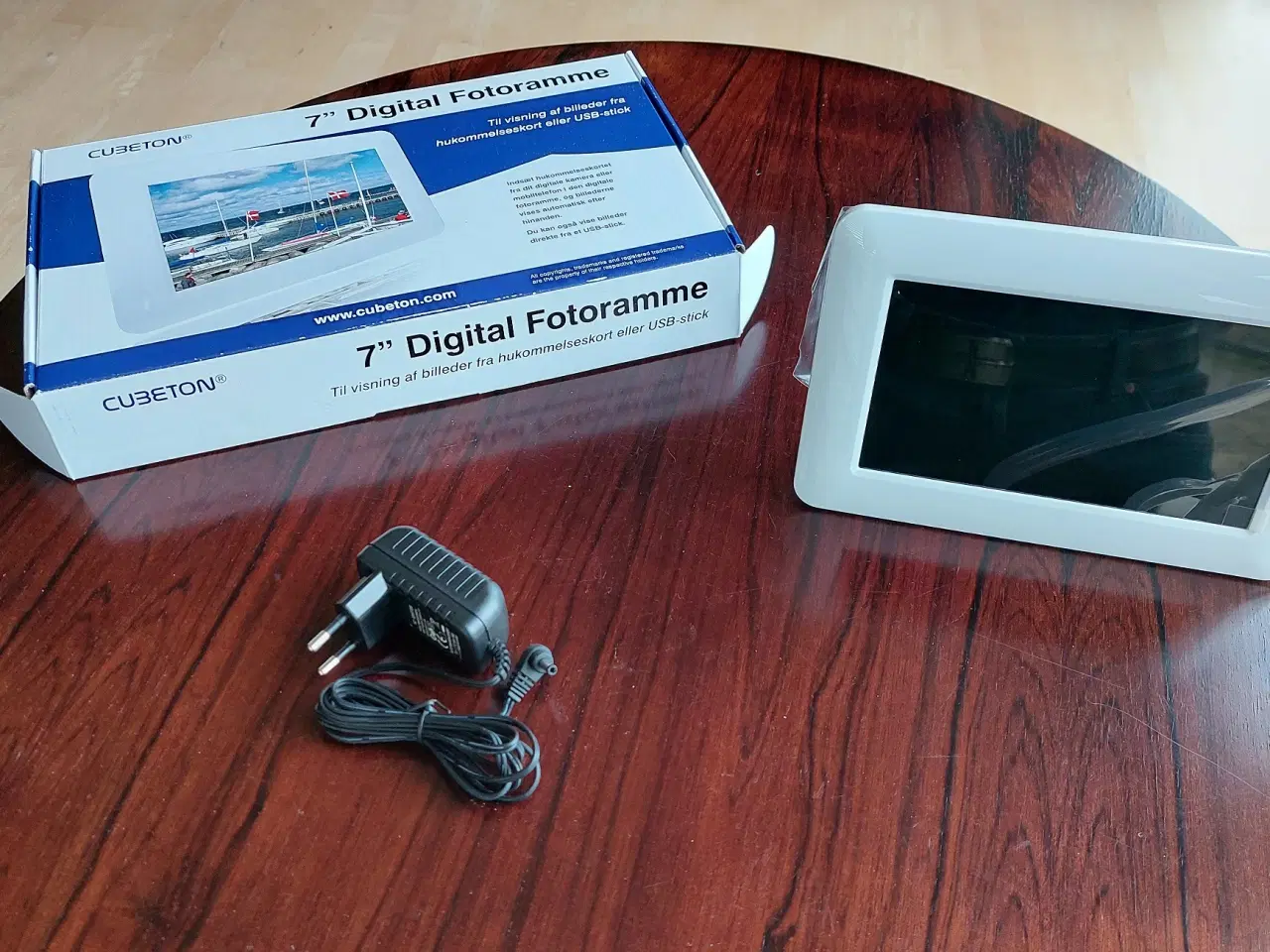 Billede 1 - Digital fotoramme, Cubeton