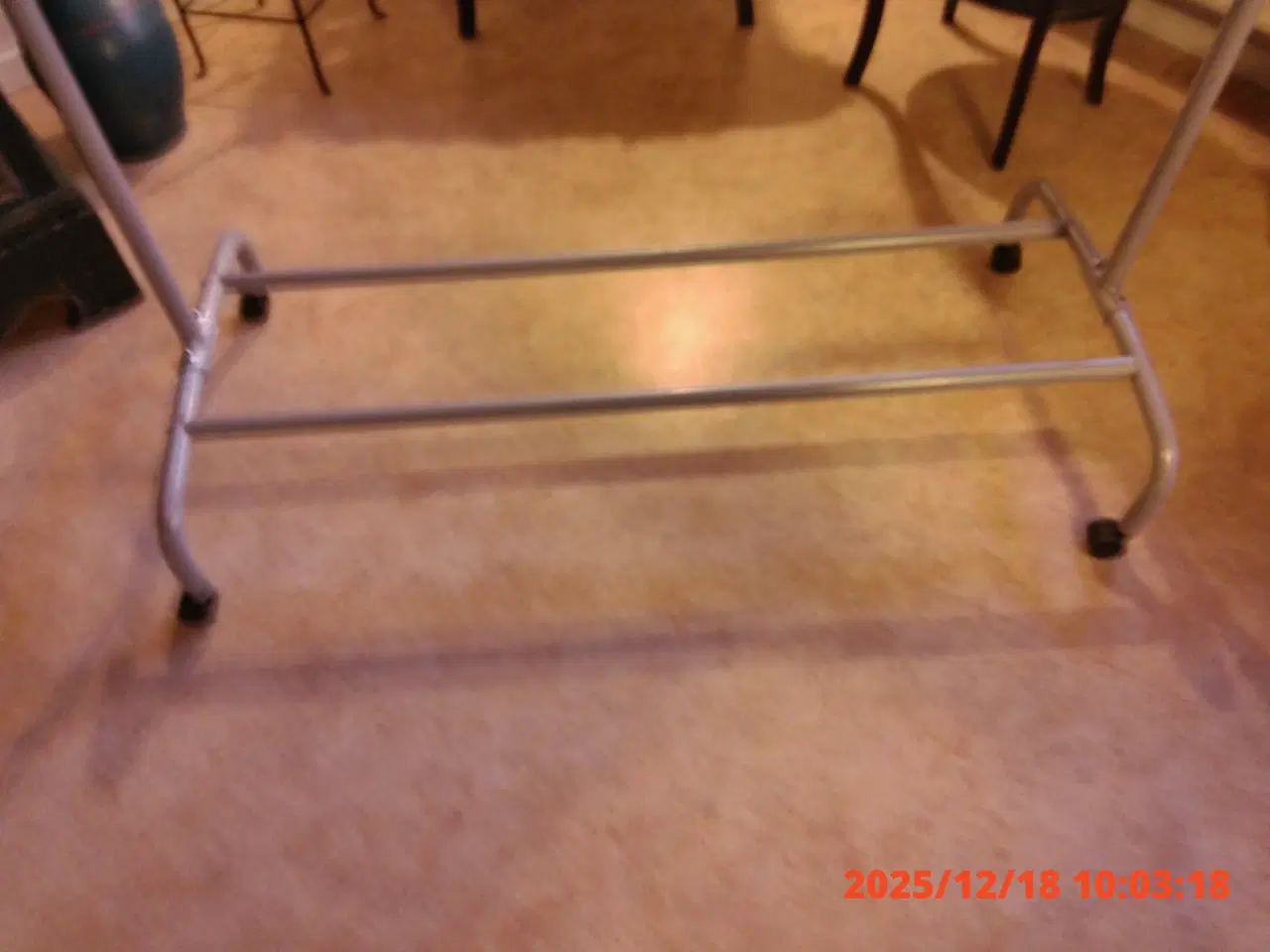 Billede 2 - Robust Tøjstativ