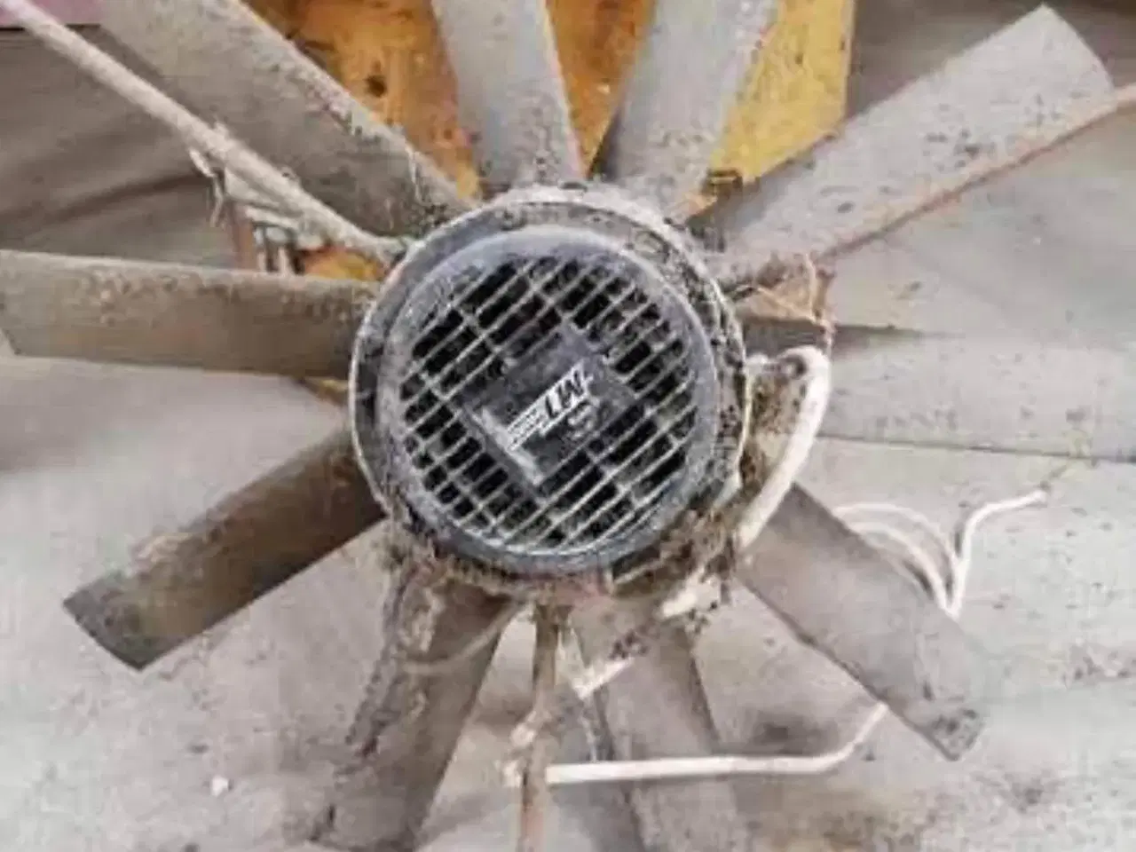Billede 4 - Ventilations skorsten med ventilator