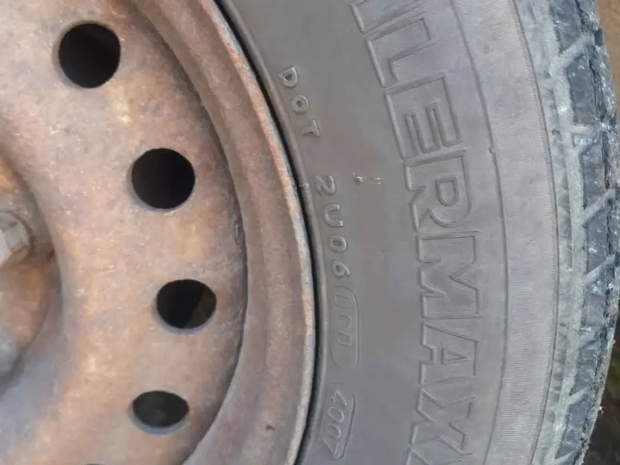 Billede 1 - Trailer dæk  185/65x14 må last 650 kg,