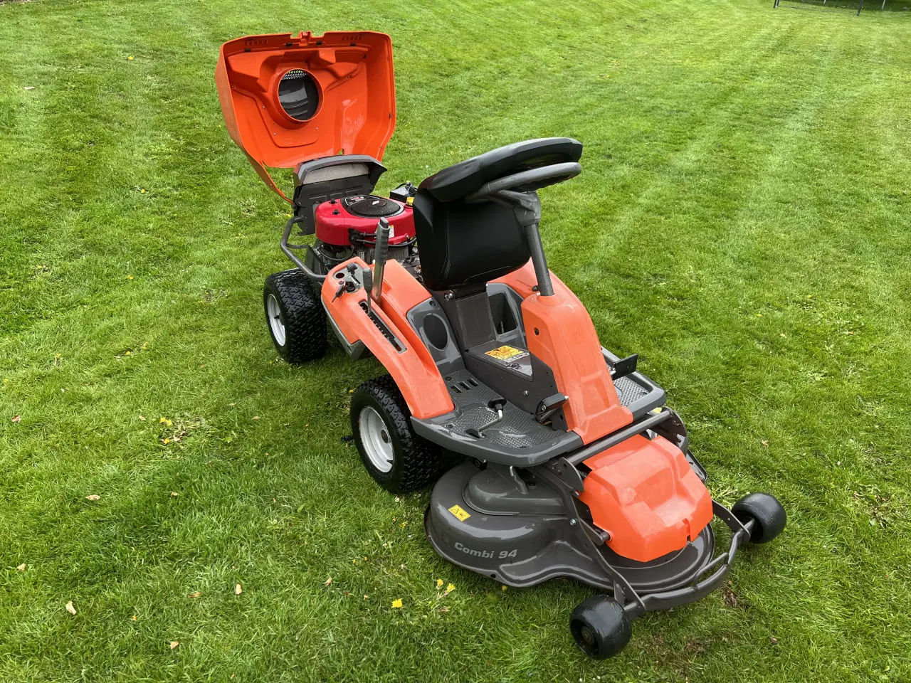 Billede 5 - Husqvarna R213C, havetraktor, årg. 2019