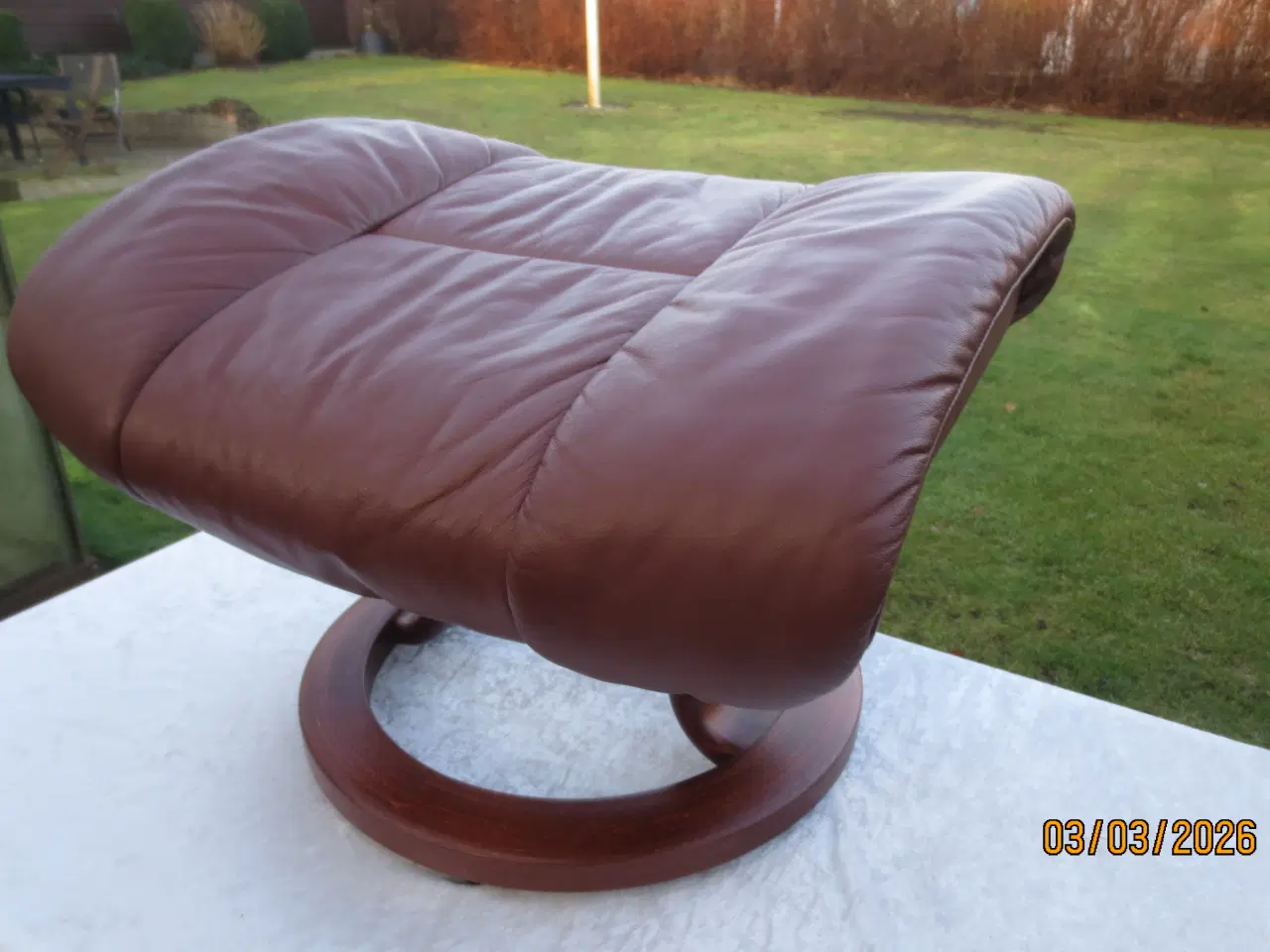 Billede 1 - 1 stk Fodskammel med Brun læder