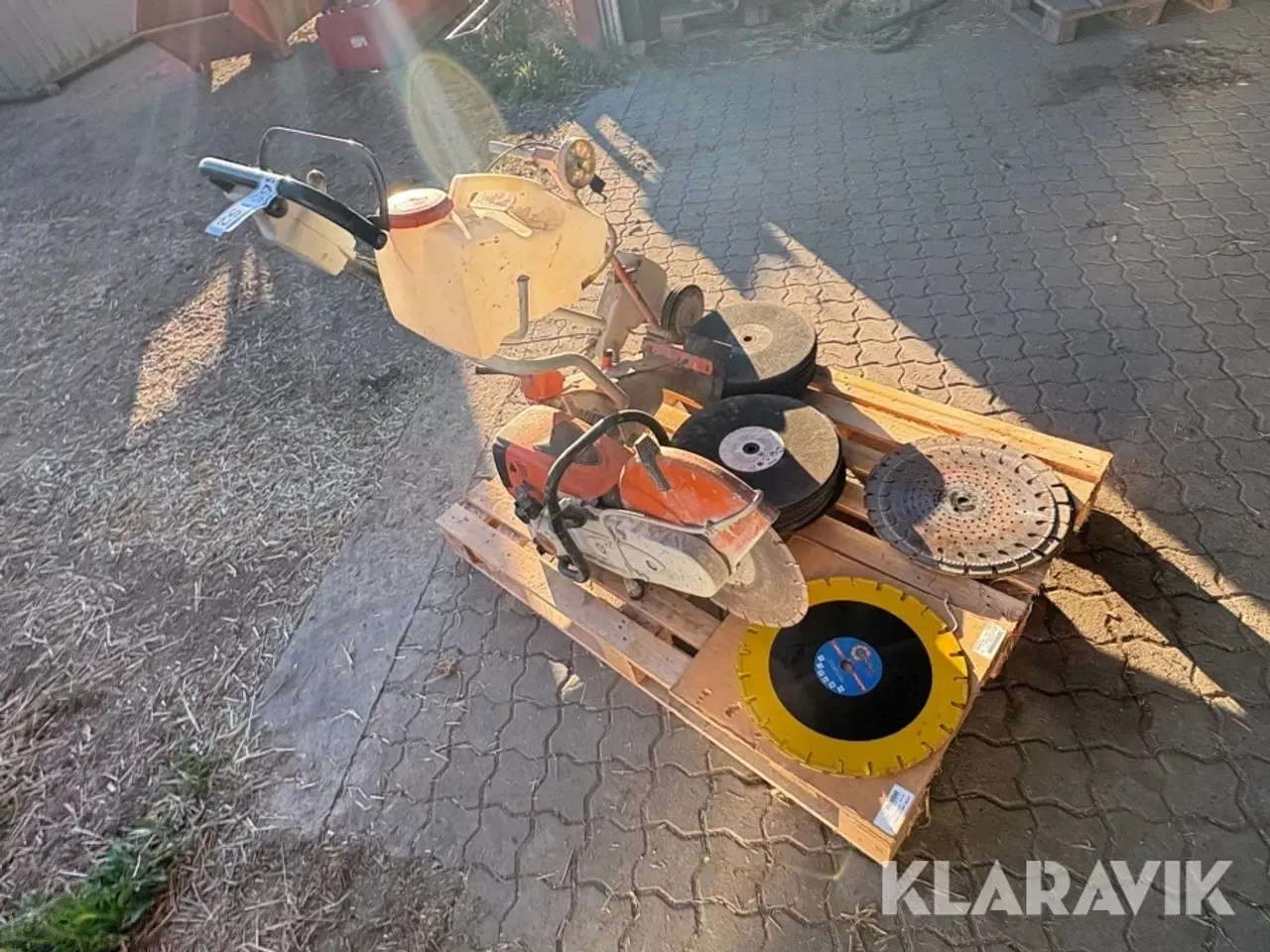 Billede 2 - Skæremaskine med vogn og klinger Stihl TS800