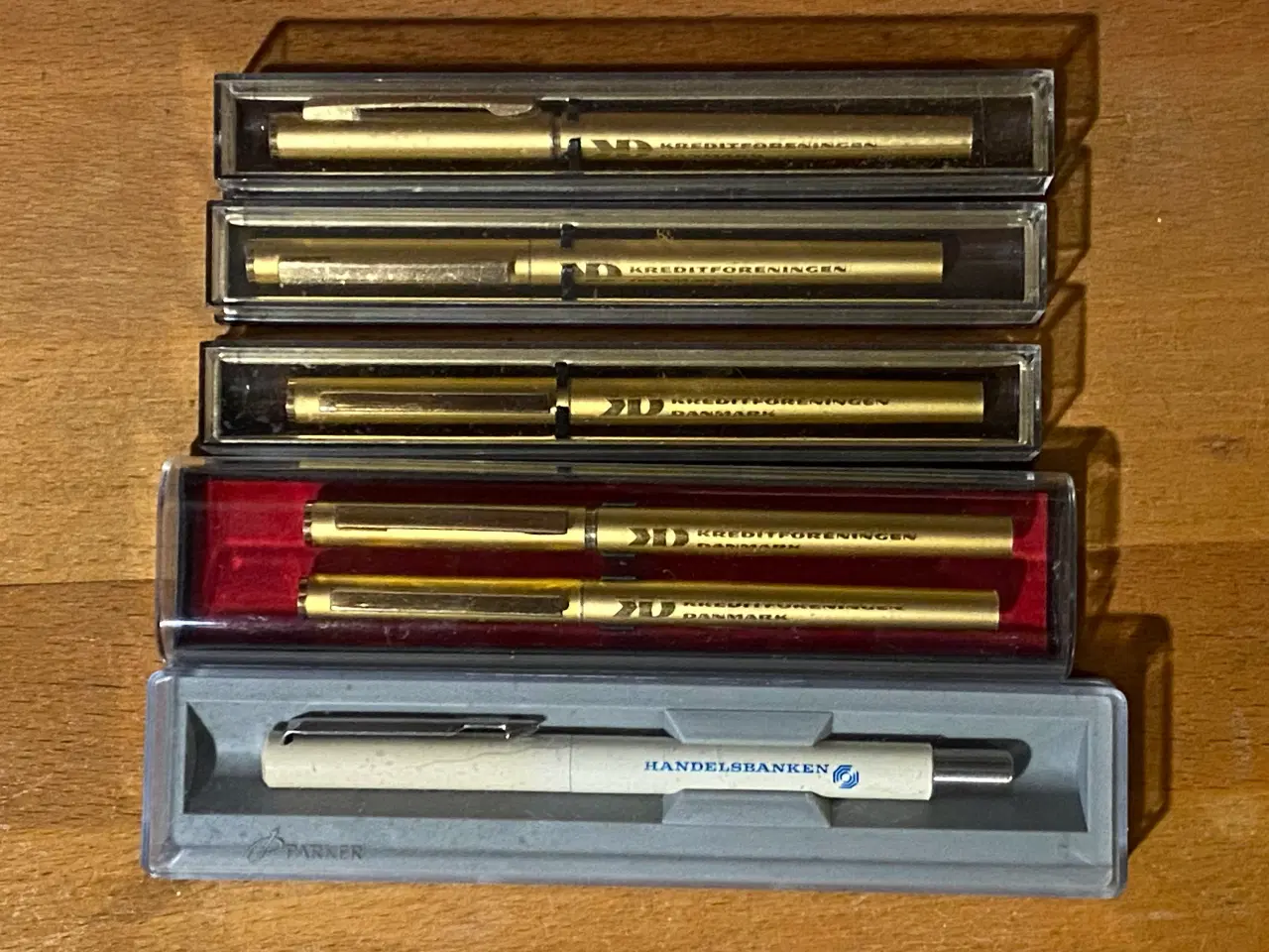 Billede 1 - 6 sjældne kuglepenne fra RD og blå bank, kr. 85,-