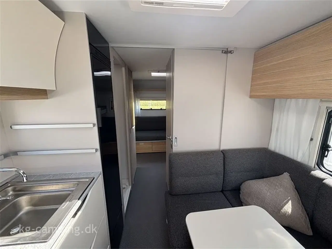 Billede 10 - 2023 - Adria Adora 673 PK Twin   GIV DINE TEENAGERE DERES EGET VÆRELSE I CAMPINGVOGNEN