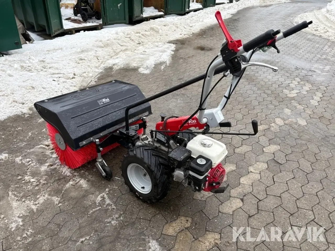 Billede 2 - Fejemaskine og redskabsbærer Emak BRIK1S med fræser