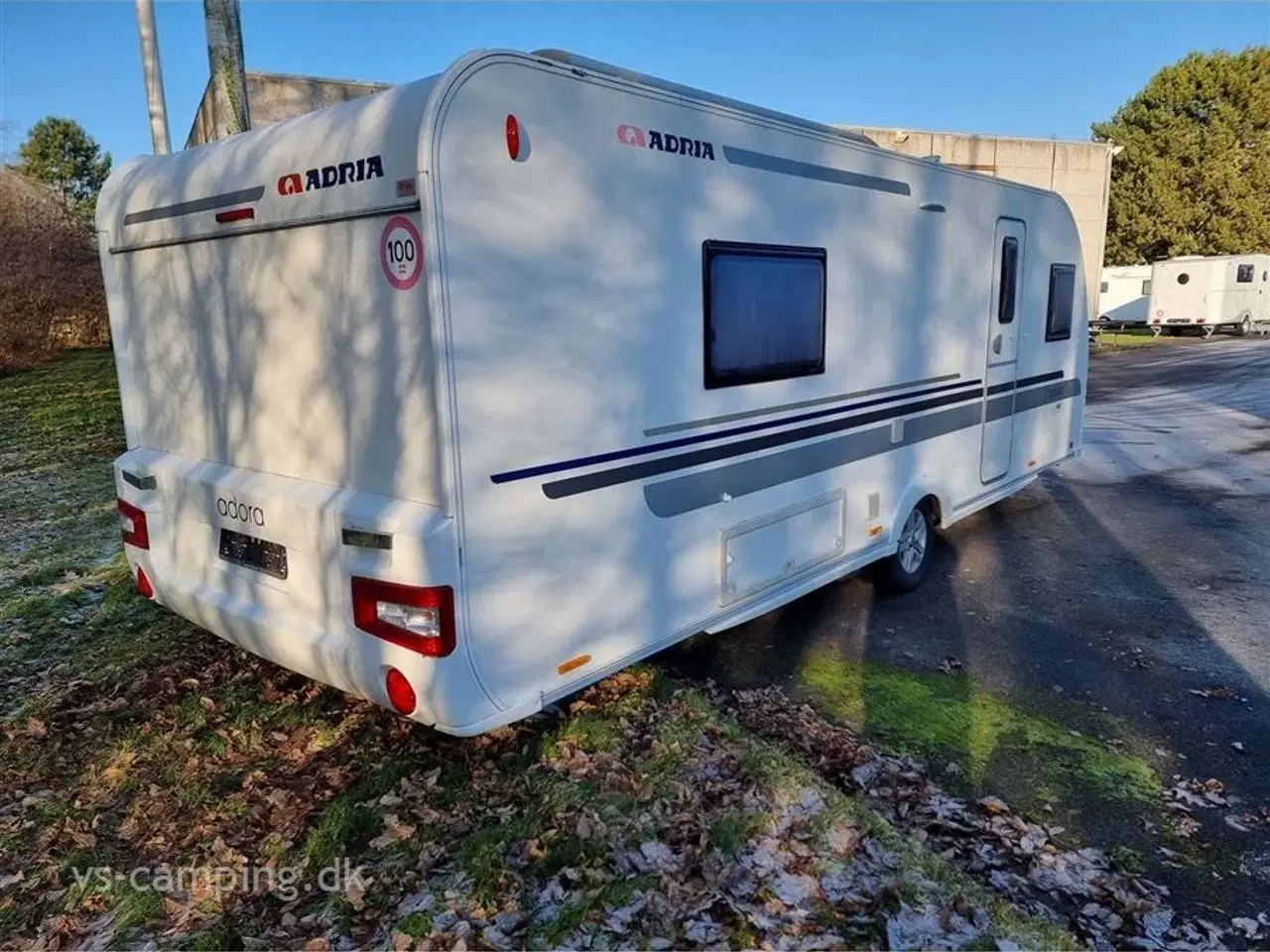 Billede 2 - 2014 - Adria Adora 643 UT LÆKKER RUMMELIG CAMPINGVOGN MED ALDEVARME, RUNDSIDDEGRUPPE, FRANSK SENG OG STORT BADEVÆRELSE