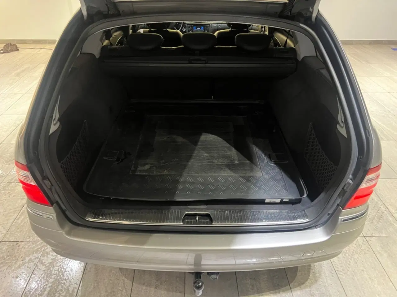 Billede 5 - Mercedes E240 2,6 Avantgarde stc. aut.