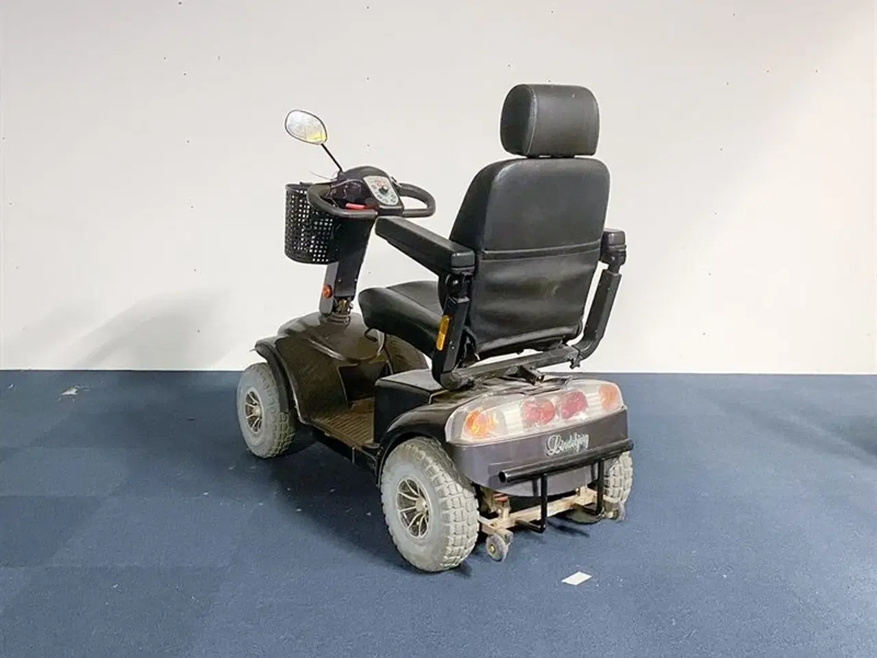 Billede 2 - LM-600 grå