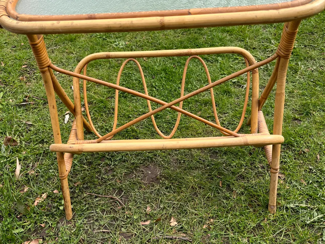 Billede 1 - Lille bambusbord med hylde