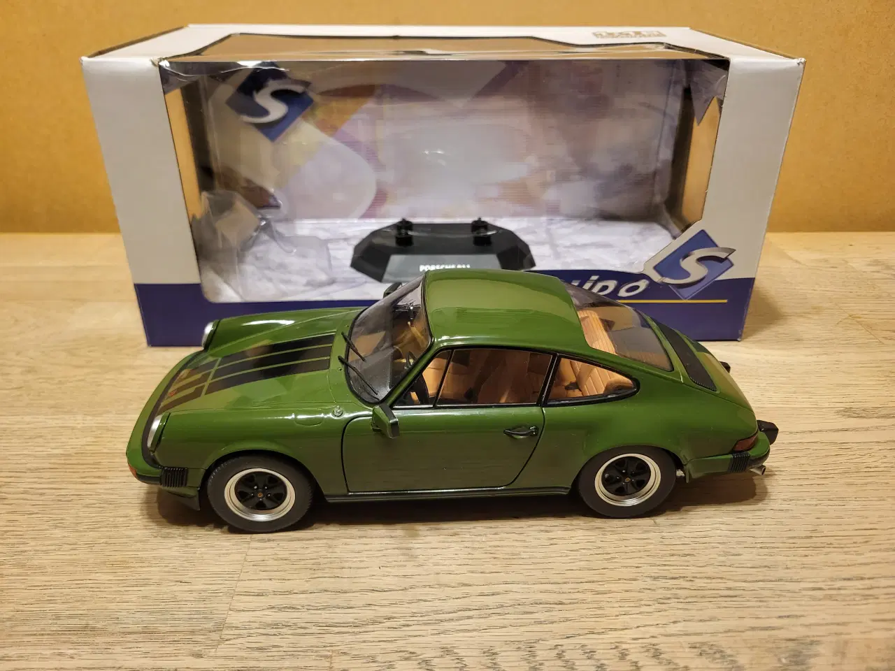 Billede 7 - Modelbil 1:18 porsche 911 - 400 kr.