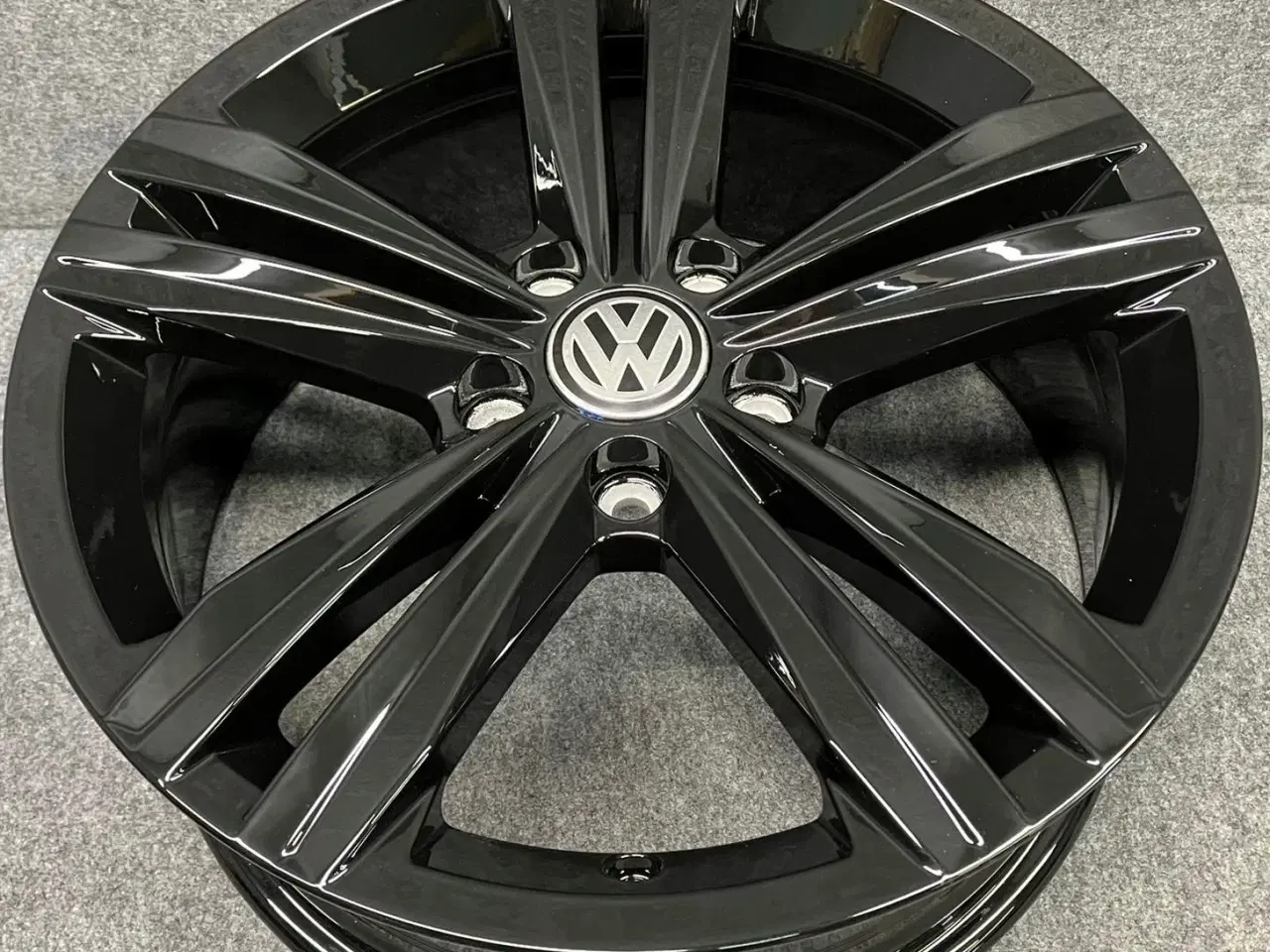 Billede 1 - ALUFÆLGE VW PASSAT ARTEON SEBRING 3G0 17"