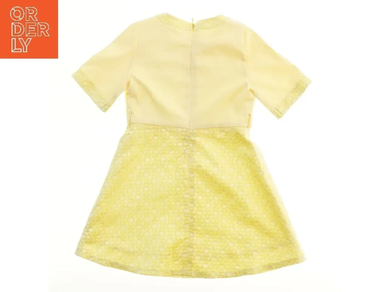 Billede 2 - Gul Kjole med Mønster (str.  54,5x27,5 cm)