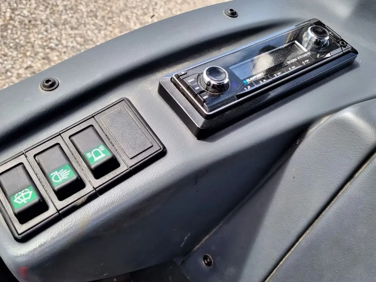 Billede 14 - KATO - IHI 27 V4 / kun 1000 timer / Tiltman og skovlsæt / årg. 2019