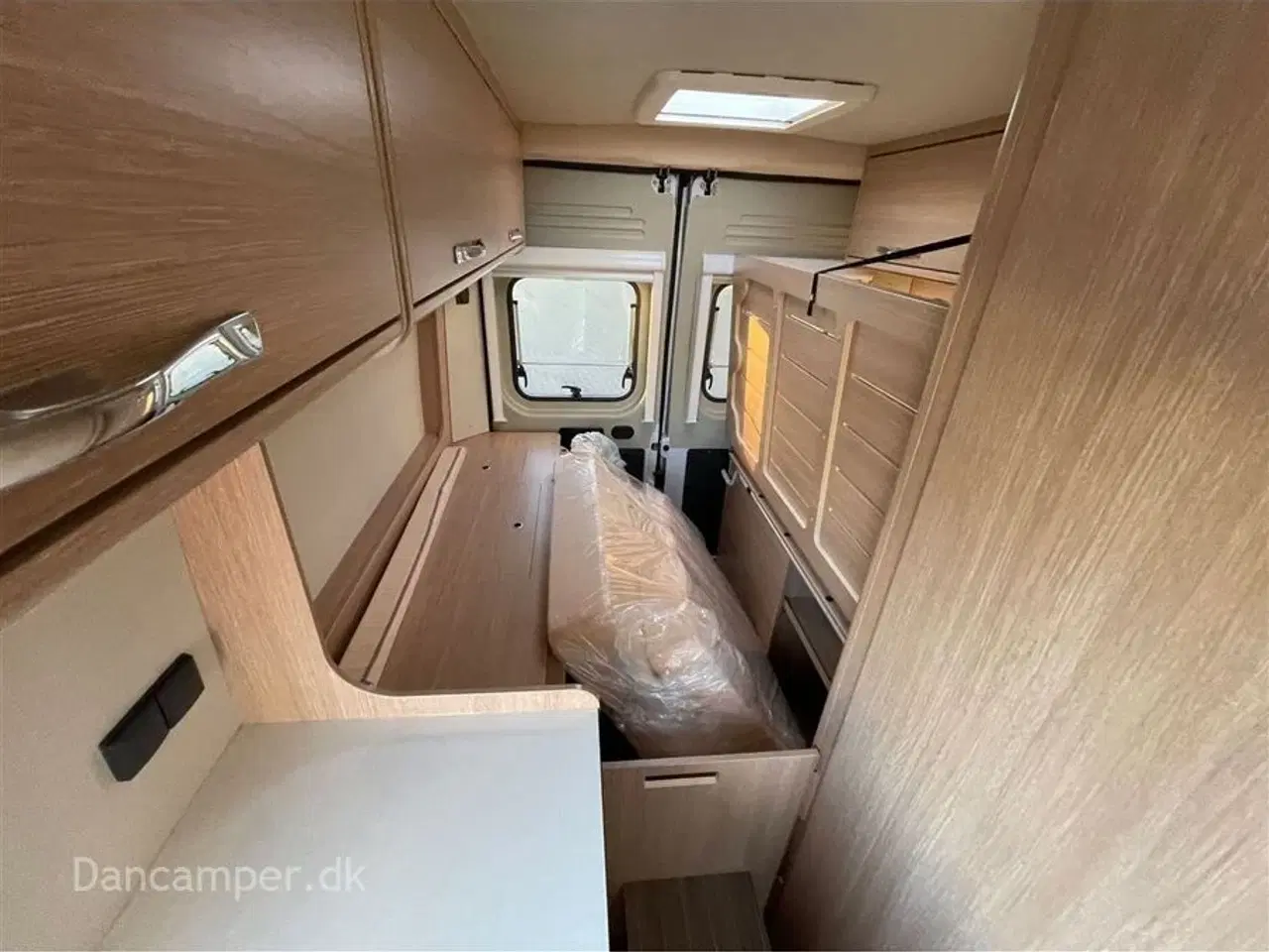 Billede 16 - 2017 - RoadCar R 600   MESSEPRIS kr. 524.900,- SPAR kr. 25.000,- Road Car R600 Van. 6 meters vogn med 6-trins manuel gear og anhængertræk