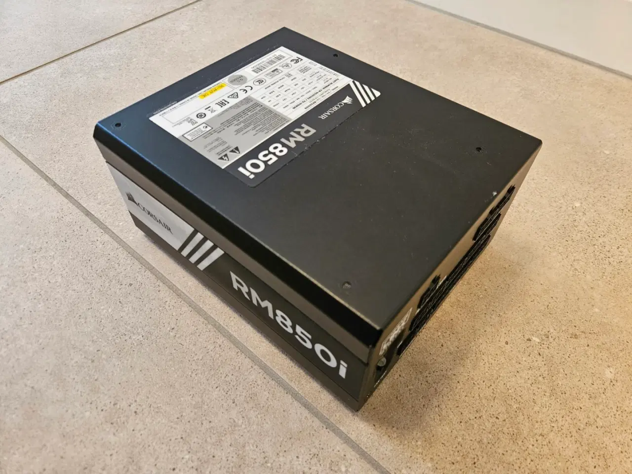 Billede 1 - CORSAIR RMi Series RM850i — 850 Watt 80 PLUS Gold 