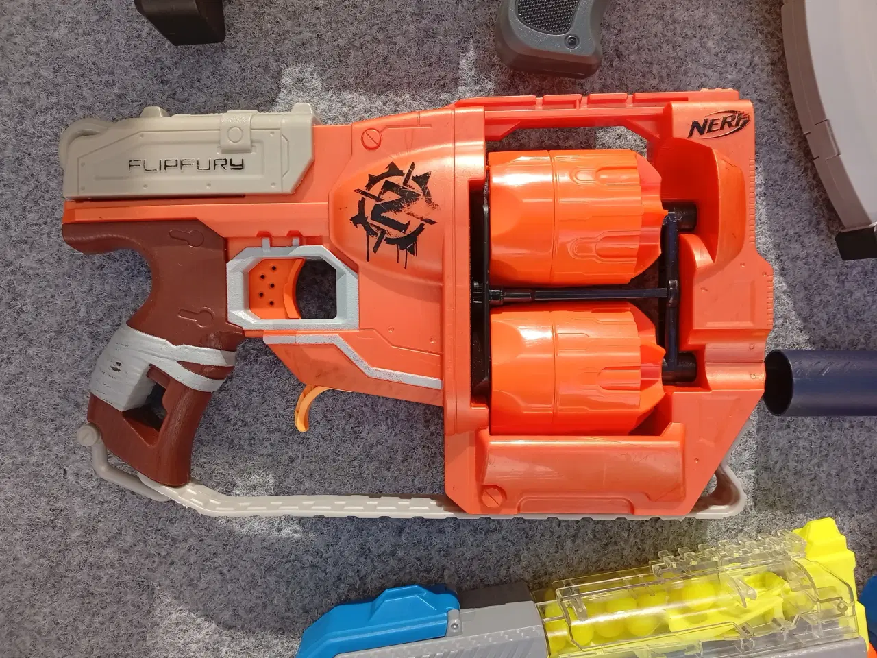 Billede 5 - Legetøjsvåben i forskellige modeller og farver.