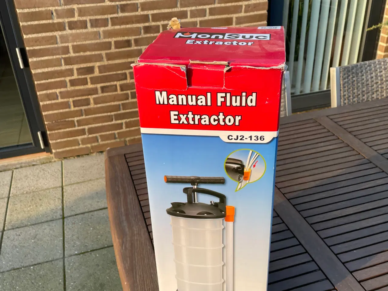 Billede 2 - Oliesuger, uundværlig når der skal skiftes olie på