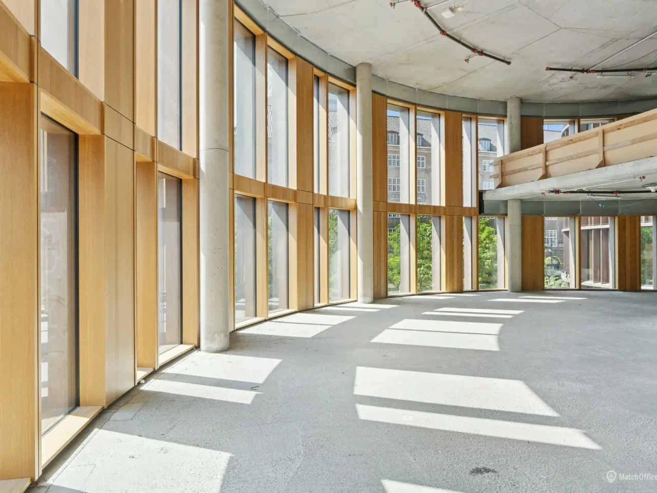 Billede 7 - Sjældent udbudt kontorlejemål med 6 meter til loftet i det ikoniske Axel Towers - fantastisk lysindfald og smuk udsigt til Tivoli