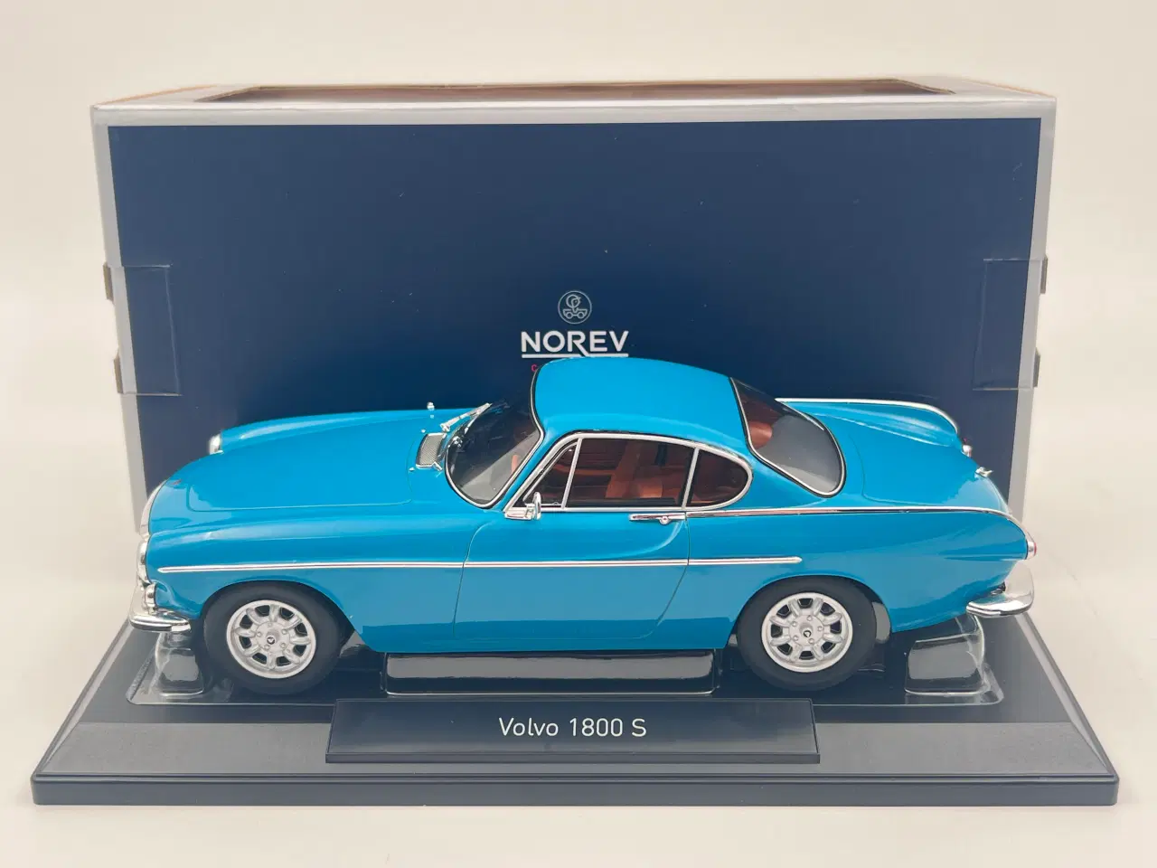 Billede 8 - 1967 Volvo P1800 S 1:18  Super flot og detaljeret 