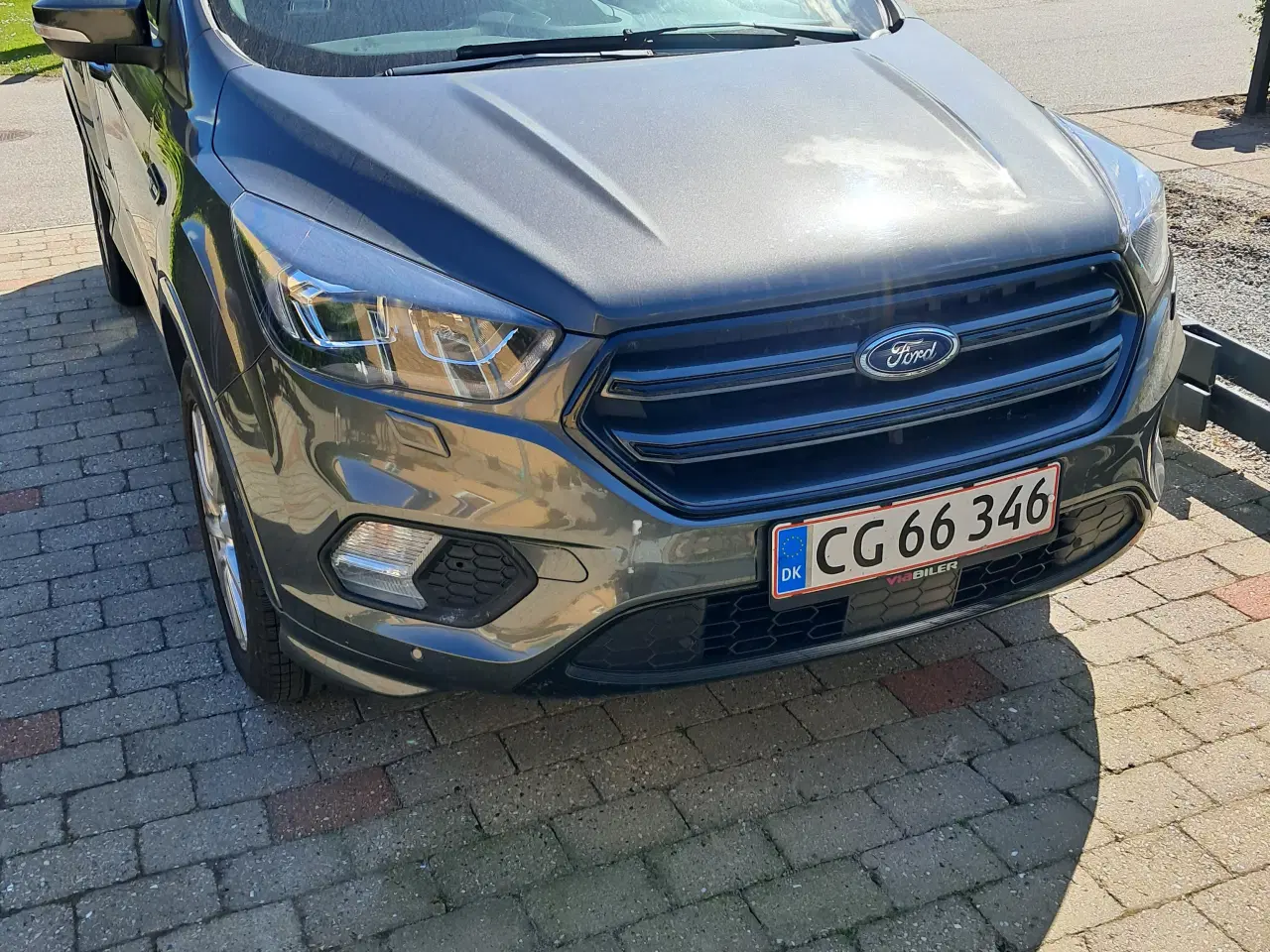 Billede 1 - Meget velholdt Ford Kuga 2,0 TDCI ST Line AUT.