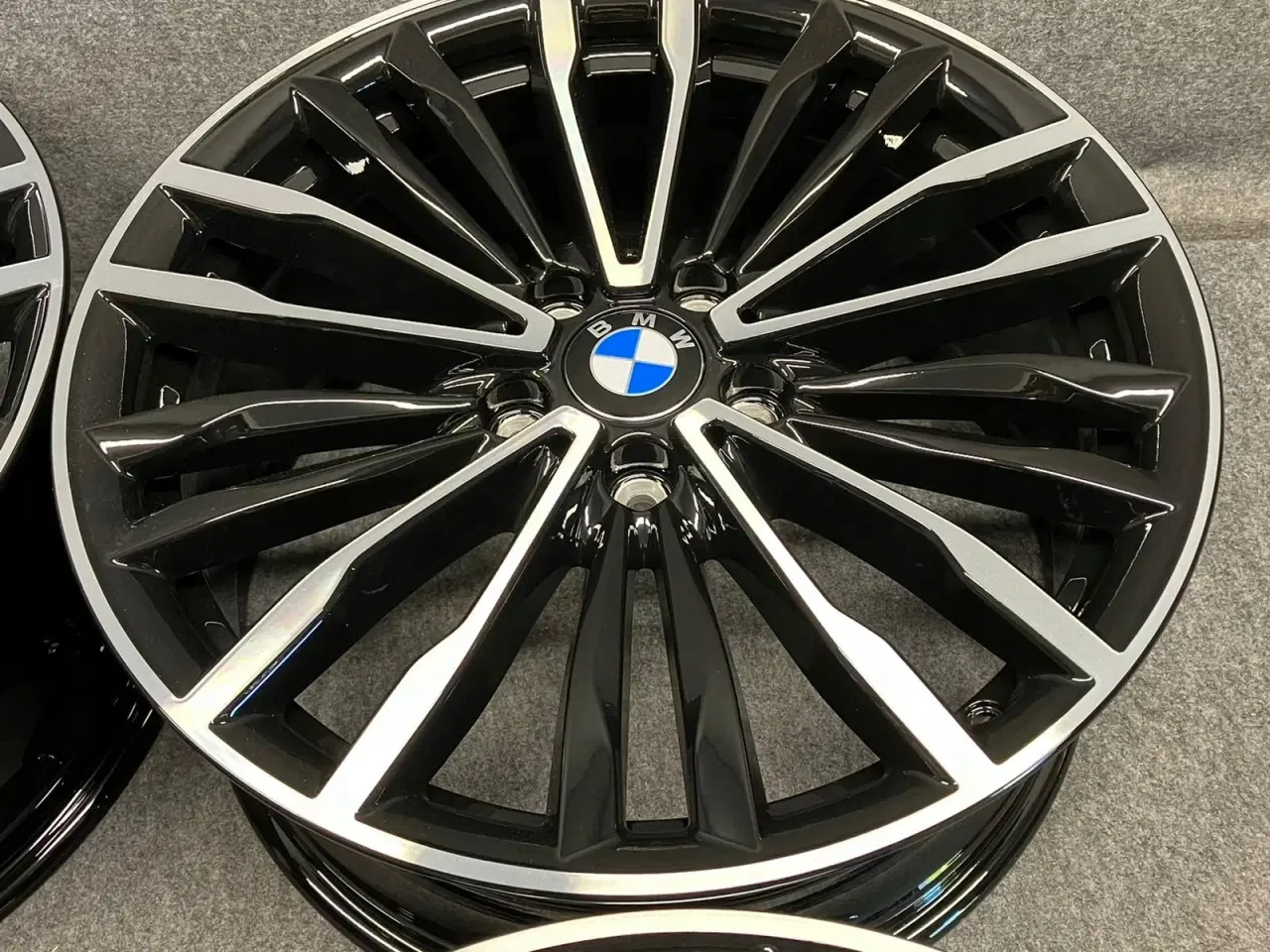 Billede 3 - ALUFÆLGE BMW 3 F30 F31 F32 F36 708 19"