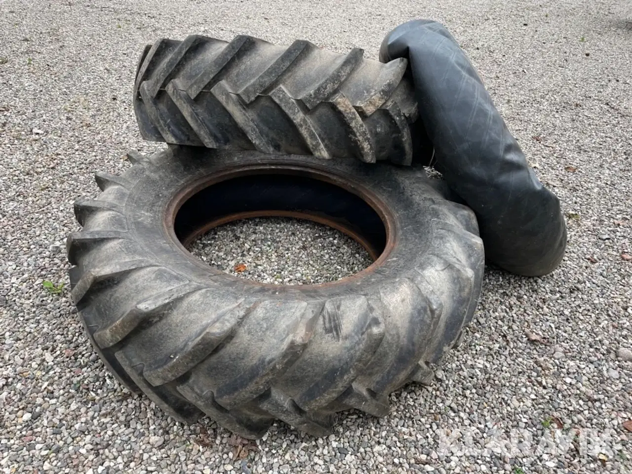 Billede 3 - Dæk Barum 16.9-30 TZ13 2 styk