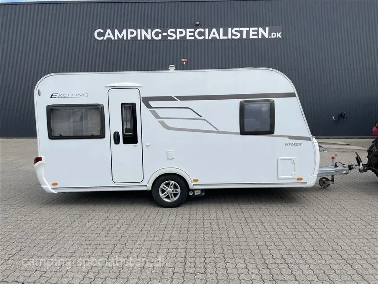 Billede 1 - 2017 - Hymer Exciting 445   Pæn og velholdt vogn fra Tyske Hymer, Exciting 445 fra 2017 - Kan nu opleves hos Camping-Specialisten i Silkeborg