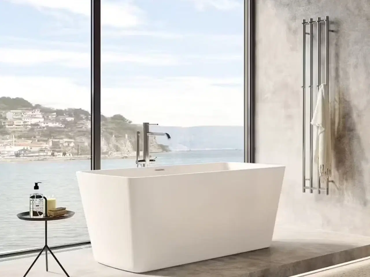 Billede 1 - Mat hvid Fritstående badekar   STRØMBERG