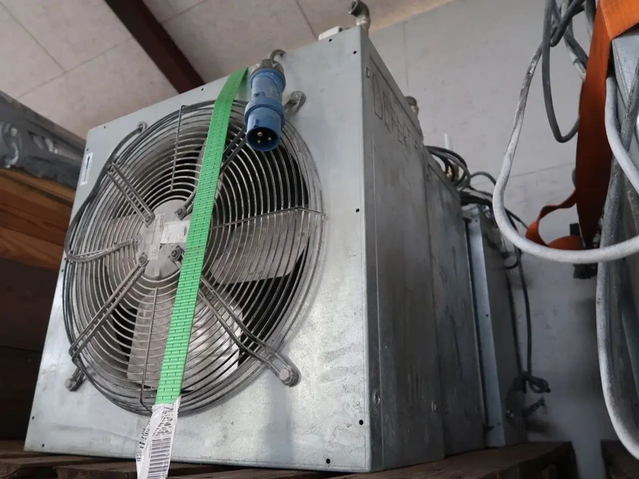 Billede 4 - Palle med udsugningsdele (defekt)