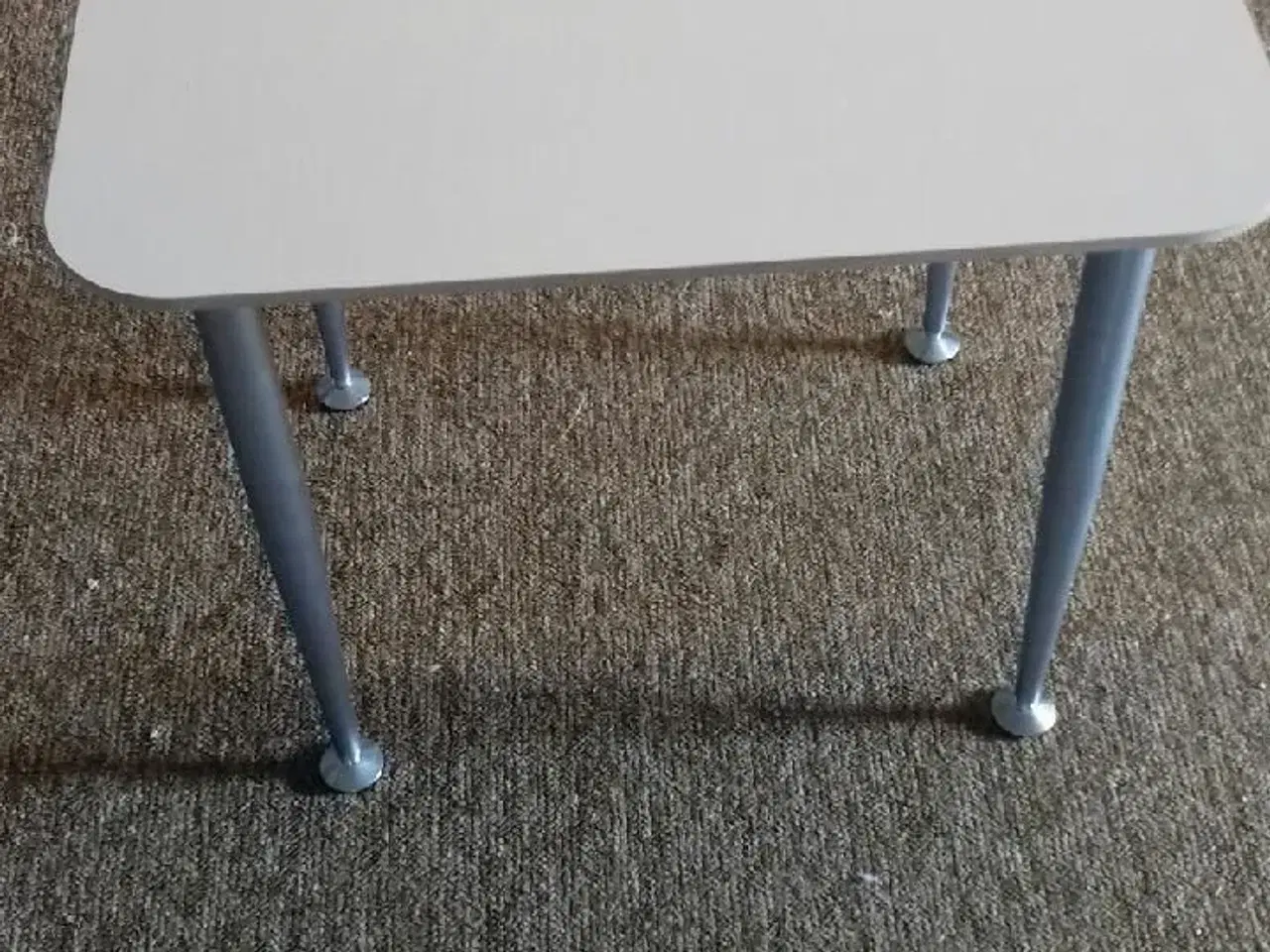 Billede 1 - Lampebord hvidt træ
