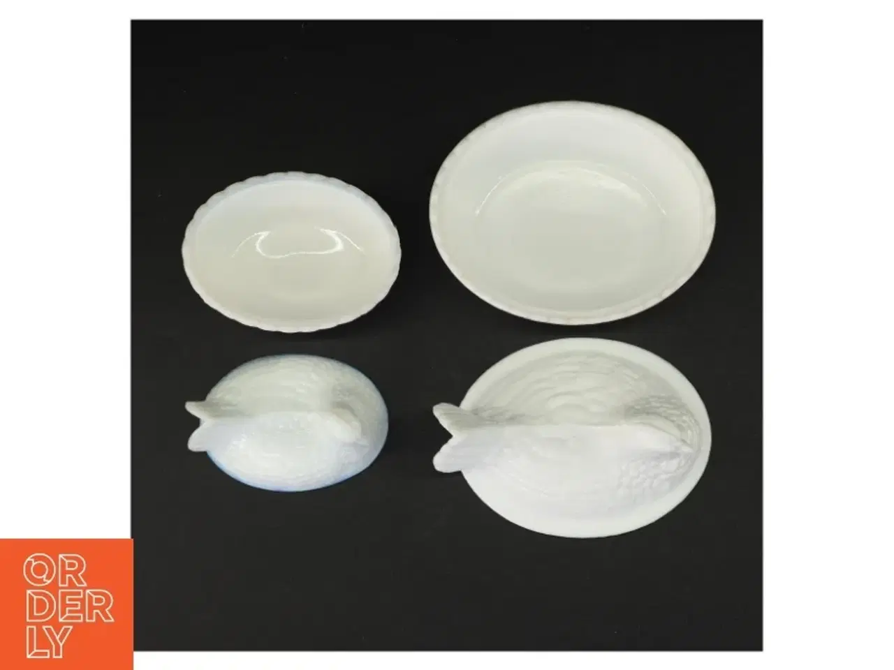 Billede 3 - 2 stk. Høns i kurv Opaline mælkeglas sæt (str. 14 x 11 x 11 cm og 10 x 7 komma 5 x 9 cm)