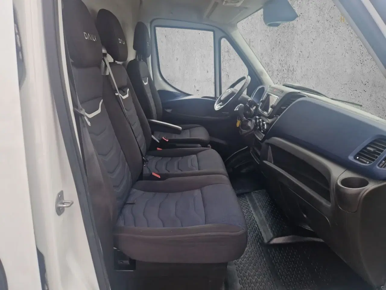 Billede 13 - Iveco Daily 3,0 35S18 12m³ Van AG8