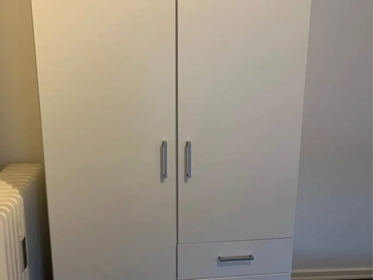 Billede 1 - Klædeskab fra jysk 