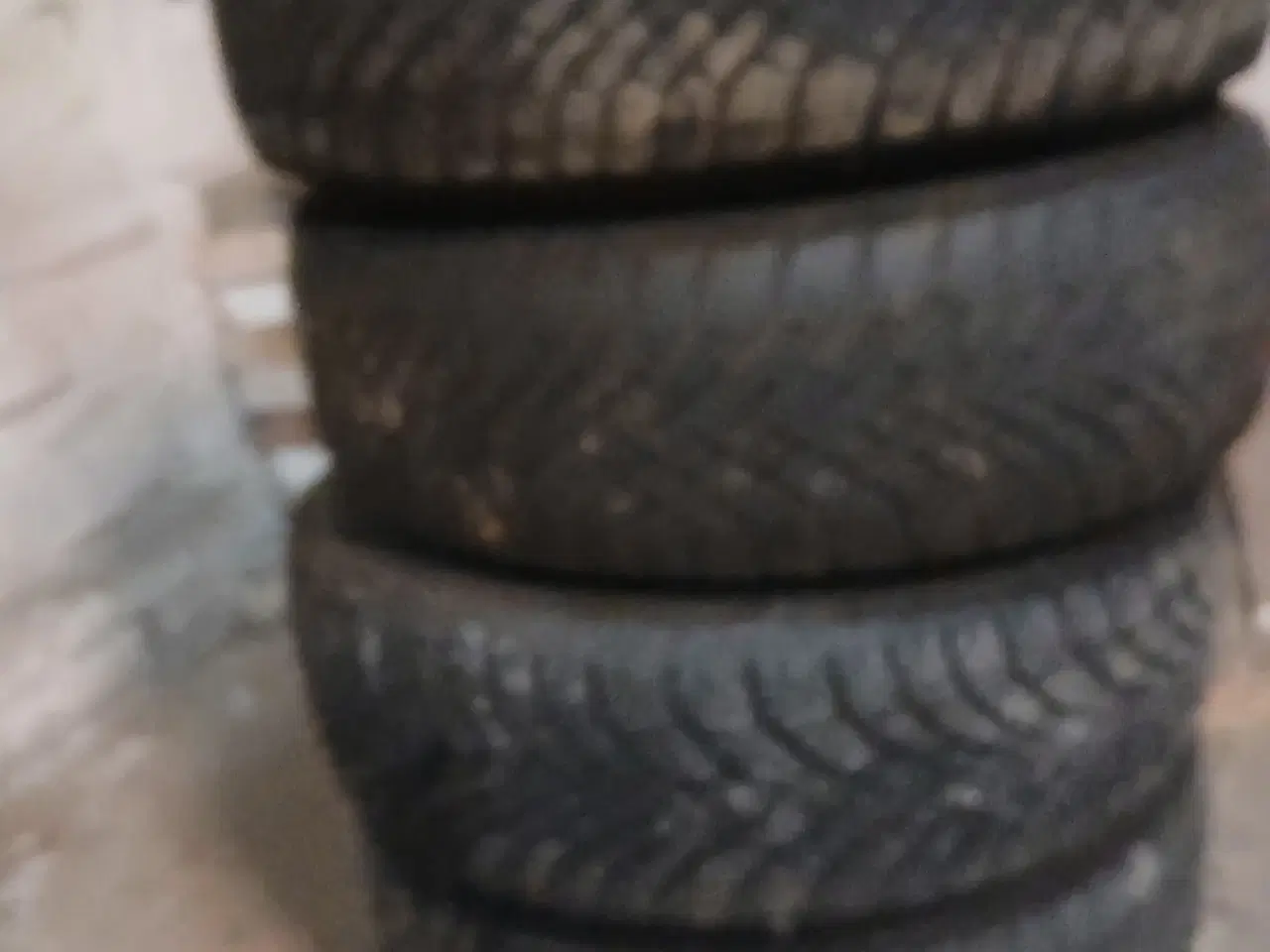Billede 1 - Vinterdæk på ståæfælge med kapsler