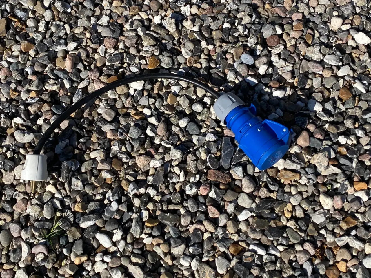 Billede 2 - Adapterkabel CEE + alm. 