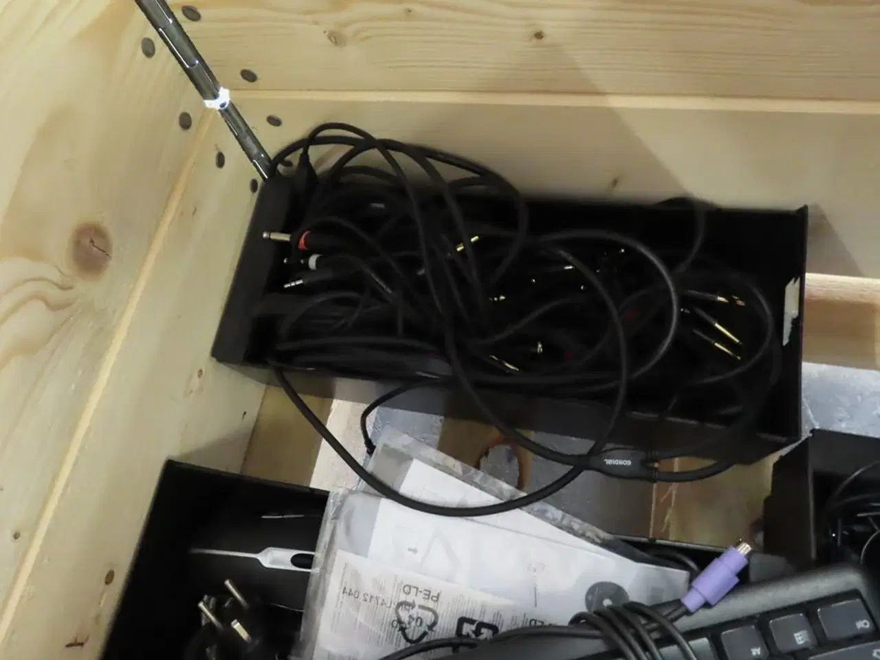 Billede 4 - Palle med rester fra TC ELECTRONIC