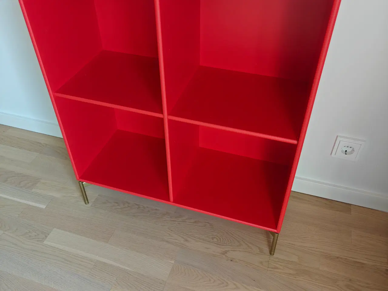 Billede 1 - Montana - Rosehip og messing ben.