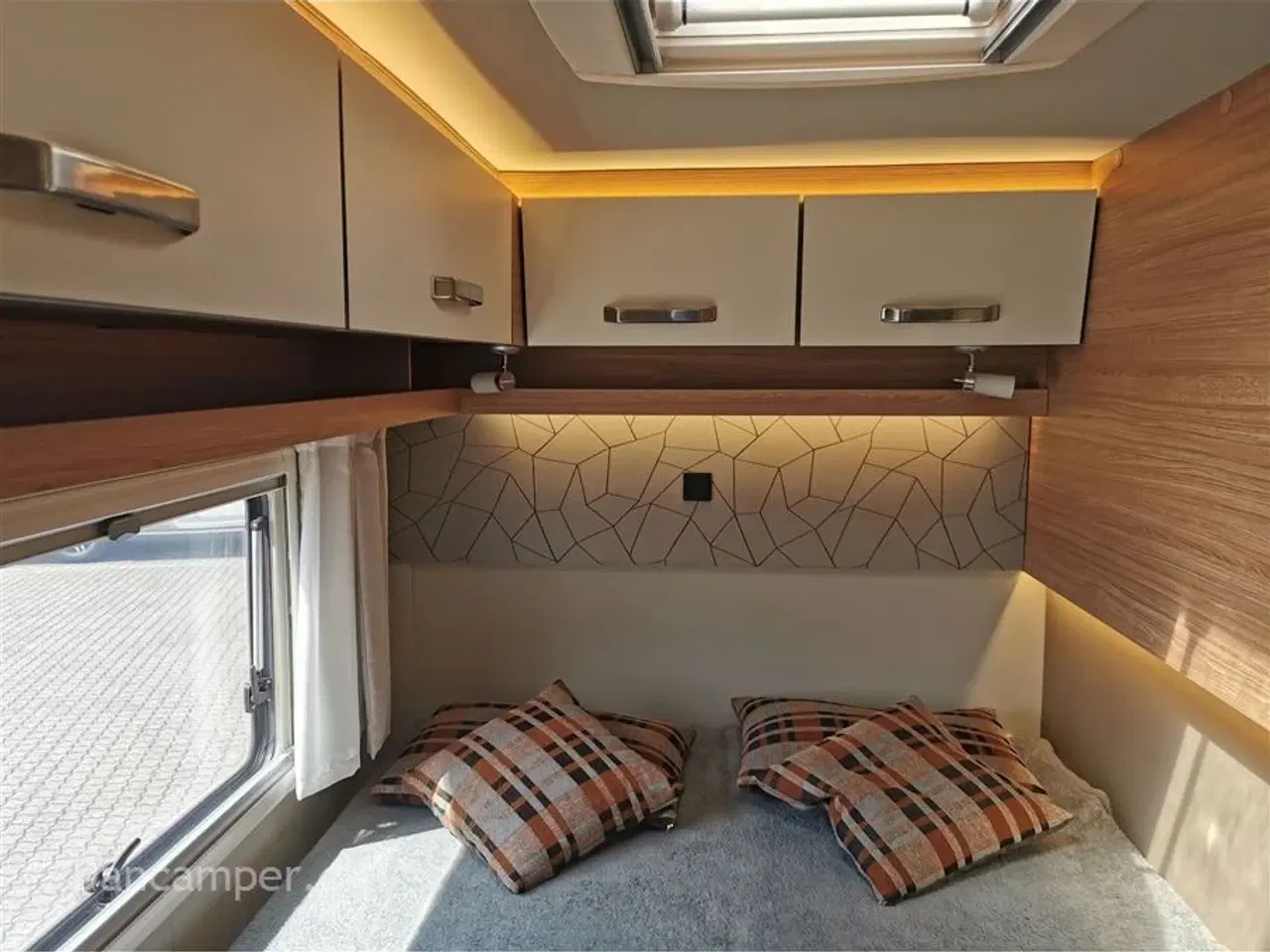 Billede 26 - 2022 - Weinsberg CaraCompact 600 MF "Pepper Edition"   Under klargøring! Flot Pepper Edition, 9-trin aut., Solcelle 180W, Lithiumbatteri 100Ah, El-trin, Navigation, Head-up display