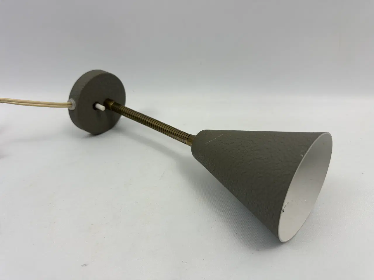 Billede 5 - Retro væglampe, grå / messing m. flex