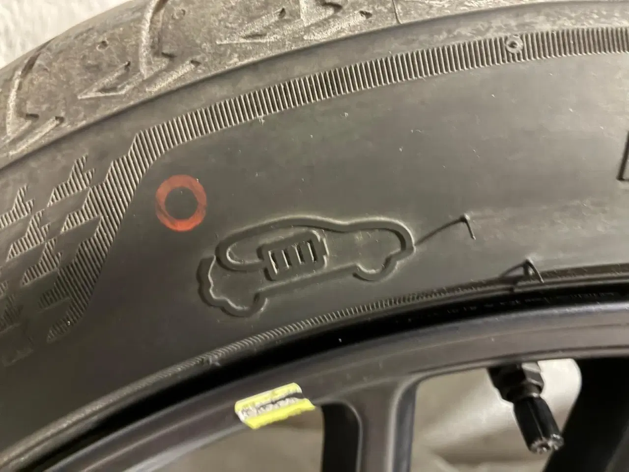 Billede 5 - Alufælge med dækkene 