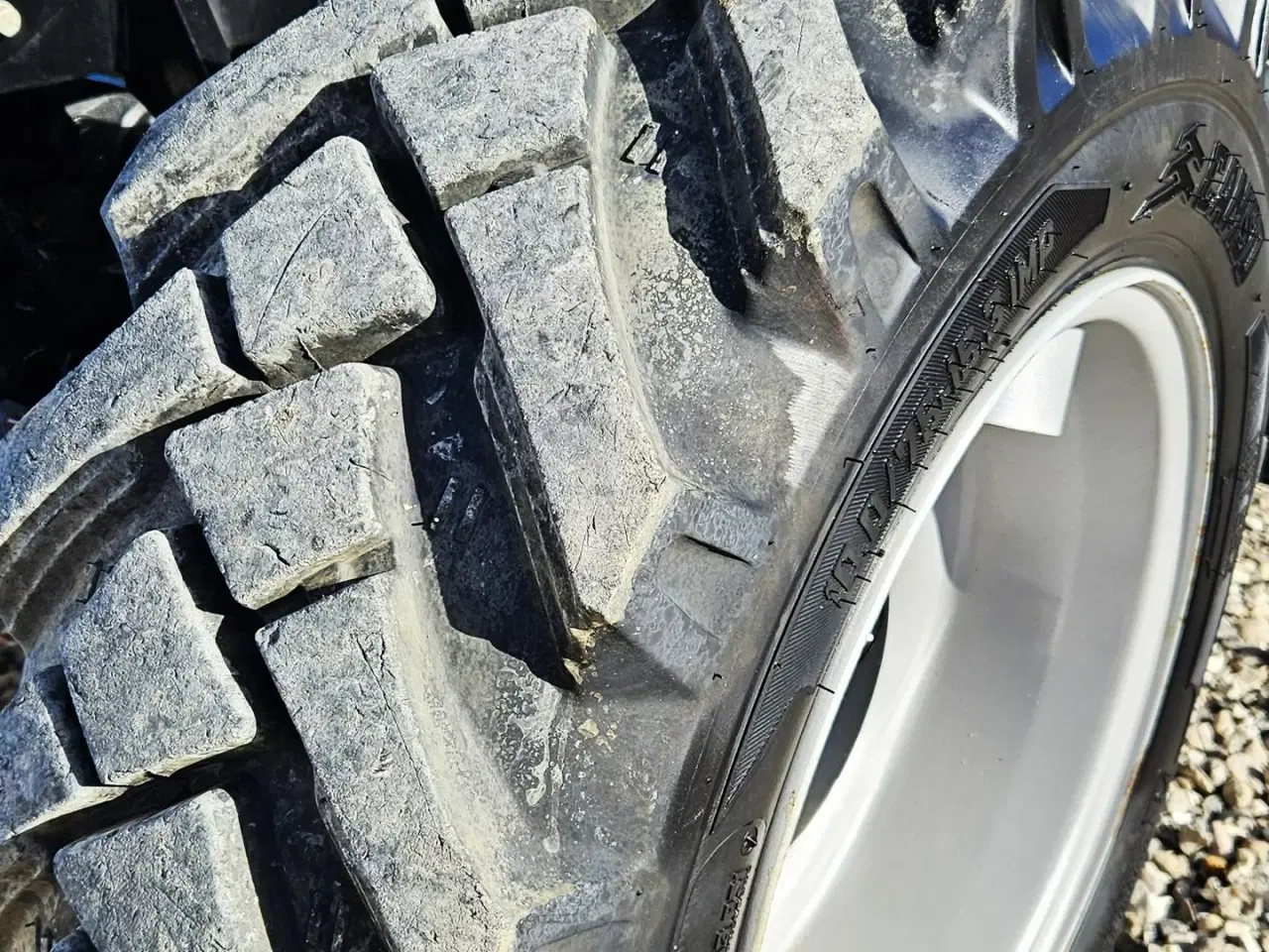 Billede 13 - Manitou ULM 415 H / som ny / inkl. redskaber / kan køres på trailer